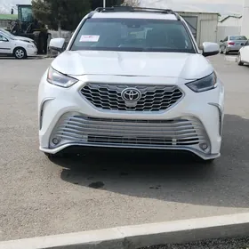 Toyota Highlander 2021