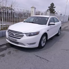 Ford Taurus 2018