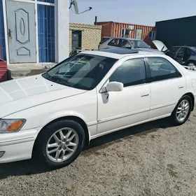 Toyota Camry 2000