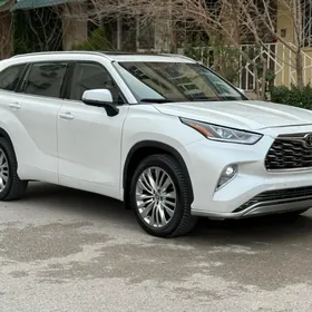 Toyota Highlander 2021