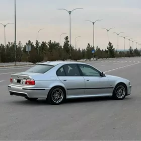 BMW E39 2000