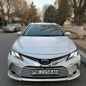 Toyota Camry 2021