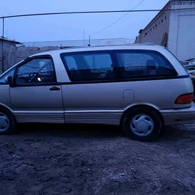 Toyota Previa 1993