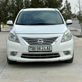 Nissan Versa 2012