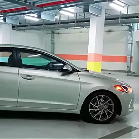 Hyundai Elantra 2018