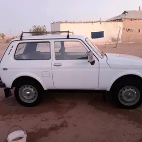 Lada Niva 2001