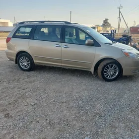 Toyota Sienna 2024