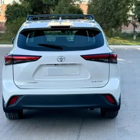 Toyota Highlander 2020