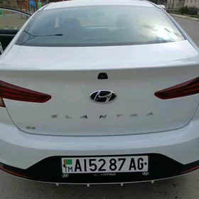 Hyundai Elantra 2019