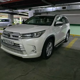 Toyota Highlander 2017