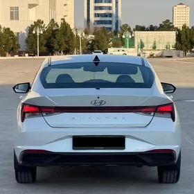 Hyundai Elantra 2021