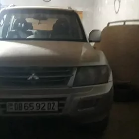 Mitsubishi Pajero 2002