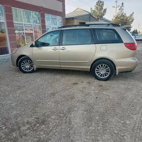 Toyota Sienna 2004