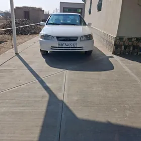 Toyota Camry 2000