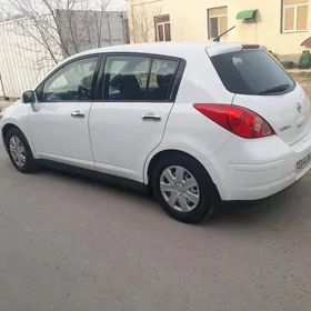 Nissan Versa 2010