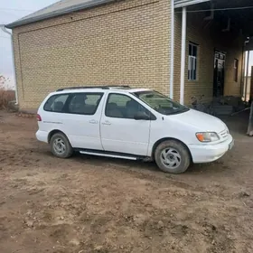 Toyota Sienna 2000