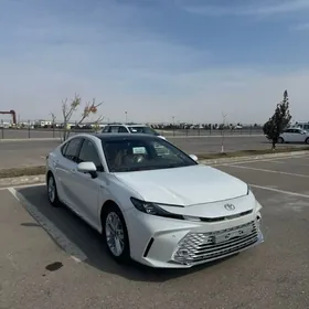 Toyota Camry 2025