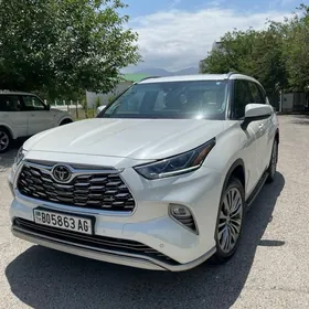 Toyota Highlander 2021