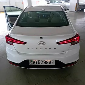 Hyundai Elantra 2019