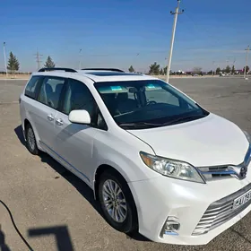 Toyota Sienna 2017