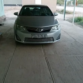 Toyota Camry 2014