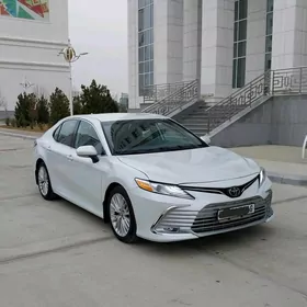 Toyota Camry 2020