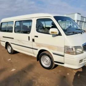 Toyota Hiace 2010