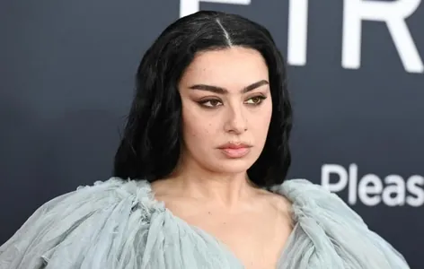 Charli XCX объявлена «Автором года» на BRIT Awards 2025