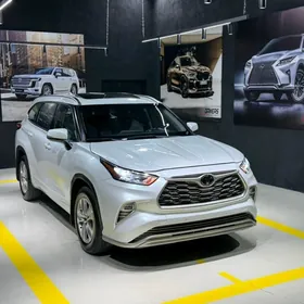 Toyota Highlander 2021