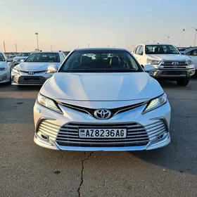 Toyota Camry 2019