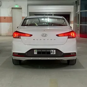 Hyundai Elantra 2019