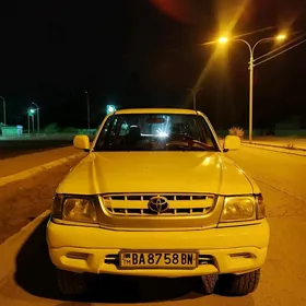 Toyota Hilux 2004