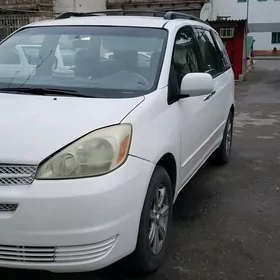 Toyota Sienna 2005