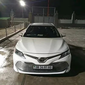 Toyota Camry 2019