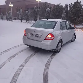 Nissan Versa 2010