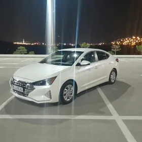 Hyundai Elantra 2020