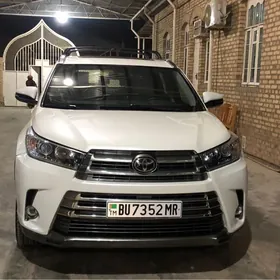 Toyota Highlander 2019