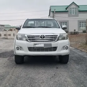 Toyota Hilux 2013