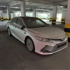 Toyota Camry 2024