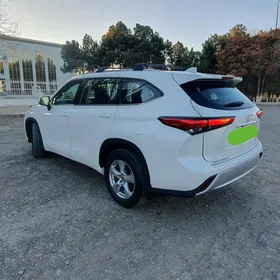 Toyota Highlander 2021