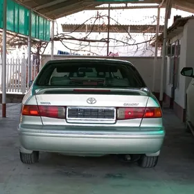 Toyota Camry 2001