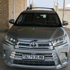 Toyota Highlander 2019