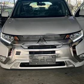 Mitsubishi Outlander 2022