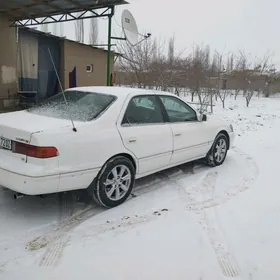 Toyota Camry 2001