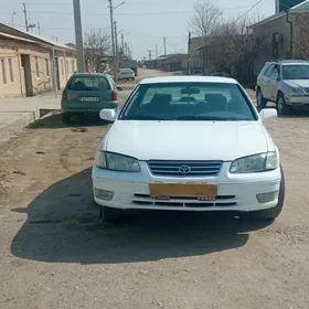 Toyota Camry 2000