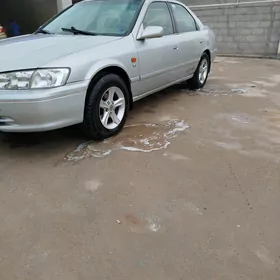 Toyota Camry 2000