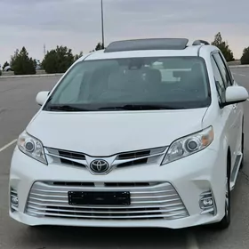 Toyota Sienna 2018