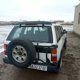 Nissan Pathfinder 1995