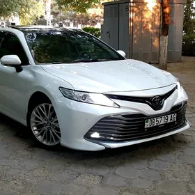 Toyota Camry 2018