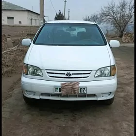 Toyota Sienna 2001